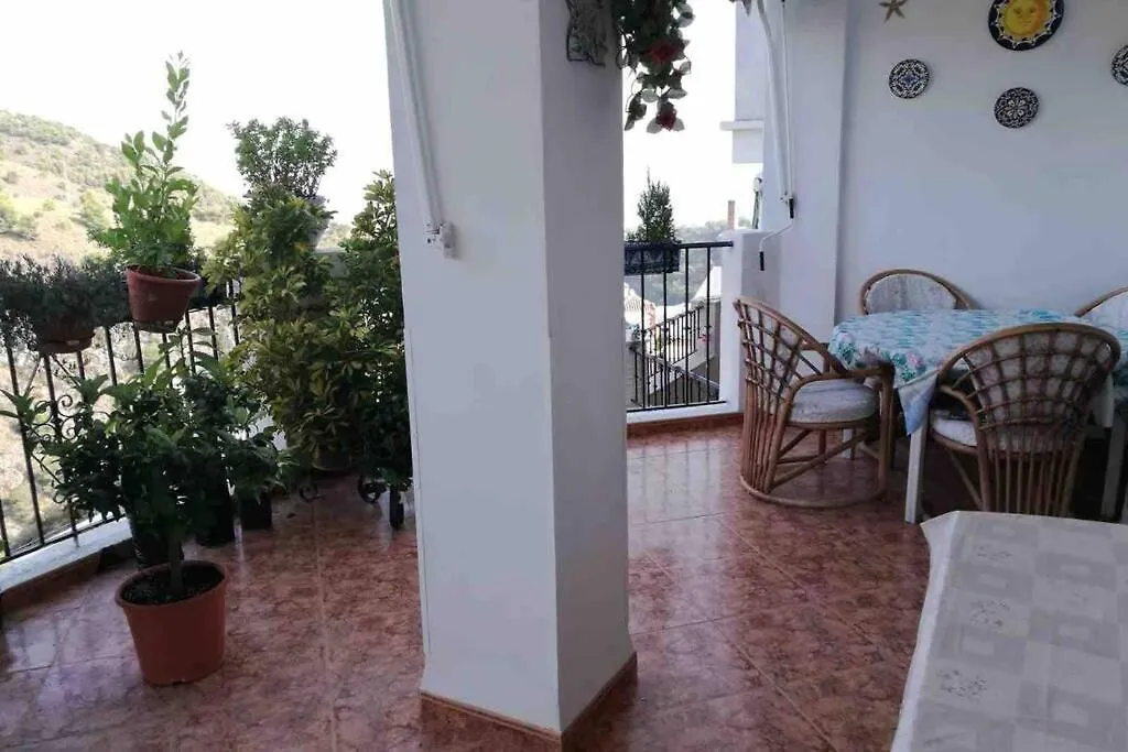 Precioso apartamento de dos plantas con vistas Frigiliana